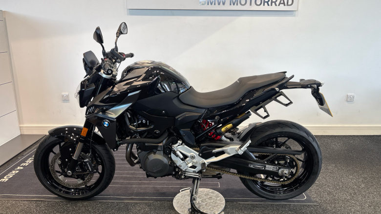 BMW F900 R